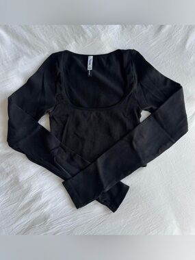 Aritzia Sunday Best Sinchseamless Black Long Sleeve Top
